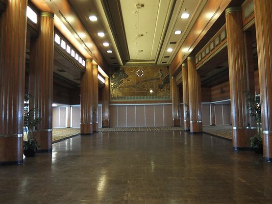 GRAND SALON