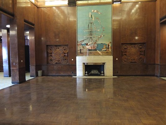 QUEENS SALON