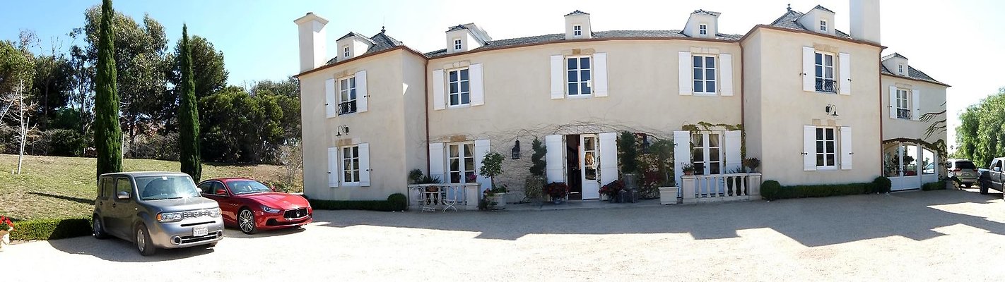 MANOIR