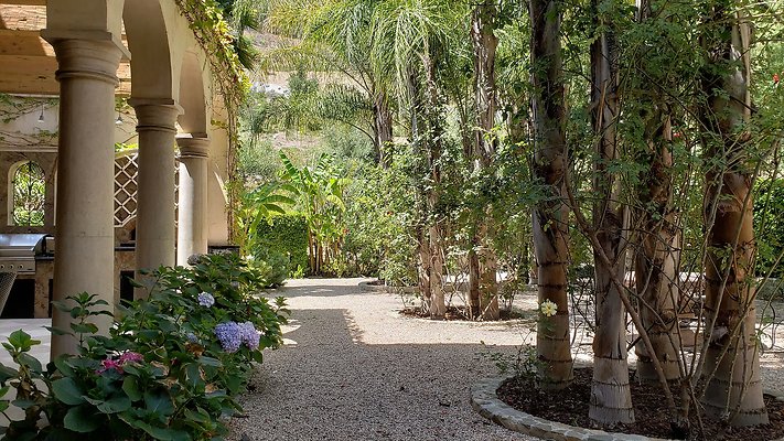 2555 Benedict Canyon - LA - 103